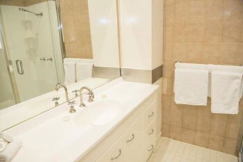 Garden City Motor Inn Mt Gravatt - Darwin Holiday 5