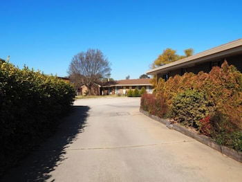 Jacaranda Motel & Holiday Units - Darwin Holiday 1