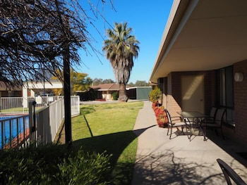 Jacaranda Motel & Holiday Units - Darwin Holiday 4
