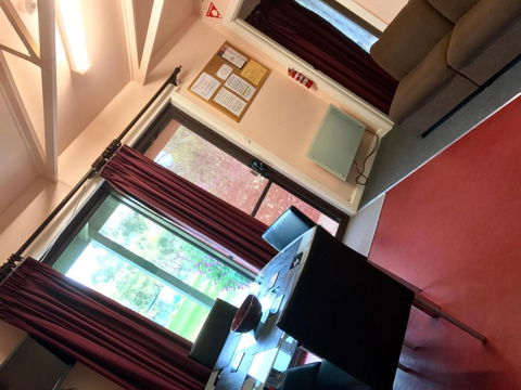 Stawell Holiday Cottages - Darwin Holiday 4