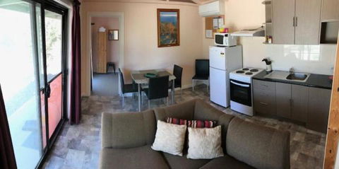 Stawell Holiday Cottages - Darwin Holiday 2