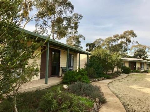 Stawell Holiday Cottages - Darwin Holiday 5