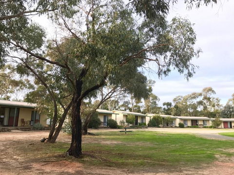Stawell Holiday Cottages - Darwin Holiday 3