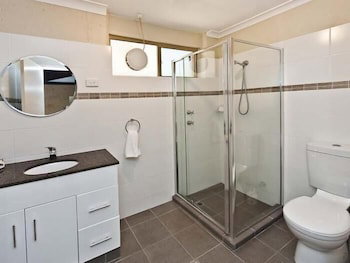 Riverway Chalets - Darwin Holiday 5