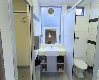 Deakin Geelong Units - Darwin Holiday 5