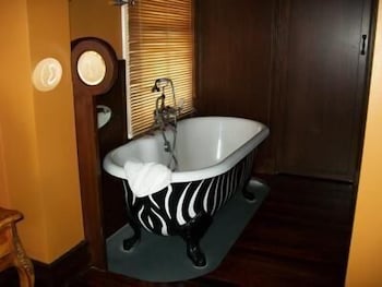 The Manse - Darwin Holiday 1