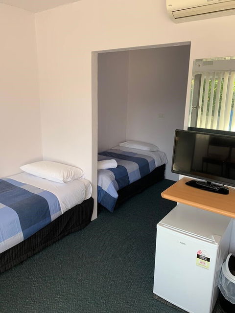 Mt Beauty Motor Inn - Darwin Holiday 1
