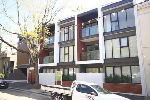 RNR Serviced Apartments North Melbourne - Darwin Holiday 1