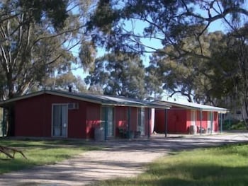 Clare Valley Cabins - Darwin Holiday 2