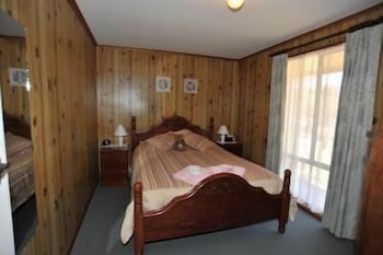 Clare Valley Cabins - Darwin Holiday 4