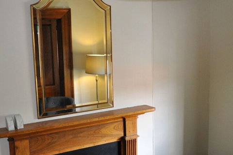 Cowgill House - Darwin Holiday 1