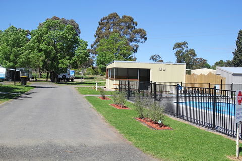 Avondel Caravan Park - Darwin Holiday 0