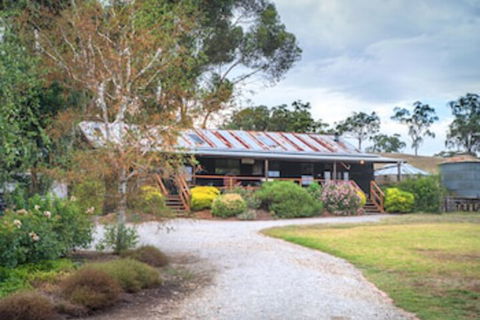 Mittagong Homestead & Cottages - Darwin Holiday 0
