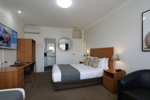 Cadman Motor Inn & Apartments - Darwin Holiday 6