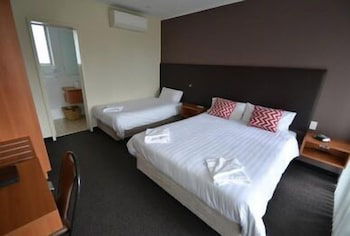 Heathcote Hotel - Darwin Holiday 2