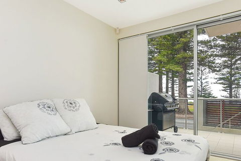 Breeze Beachfront Apartments - Darwin Holiday 7