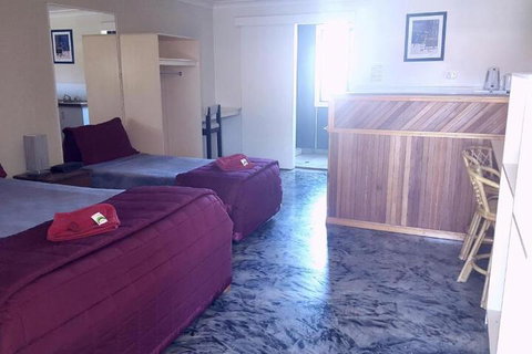 Bronco Motor Inn - Darwin Holiday 3