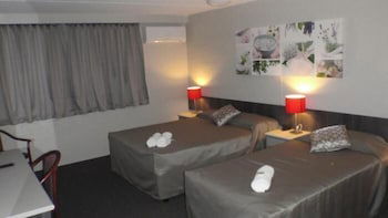 Browns Plains Hotel - Darwin Holiday 2
