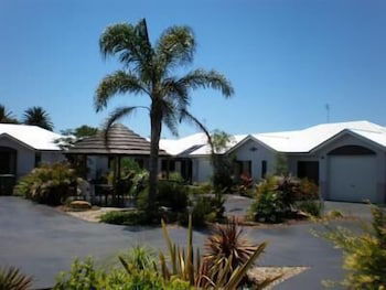 Annand Mews Serviced Apartments - Darwin Holiday 1