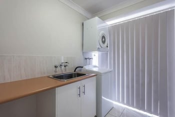 Annand Mews Serviced Apartments - Darwin Holiday 3