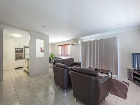 Annand Mews Serviced Apartments - Darwin Holiday 5