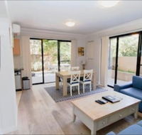 Bondi Beach Garden Apartment - Darwin Holiday