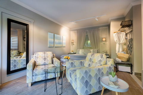 Sailaway Beach House - Darwin Holiday 1