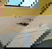 Beach Baby On Freycinet - Darwin Holiday