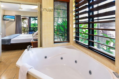 Anchorage Complex - Darwin Holiday 6