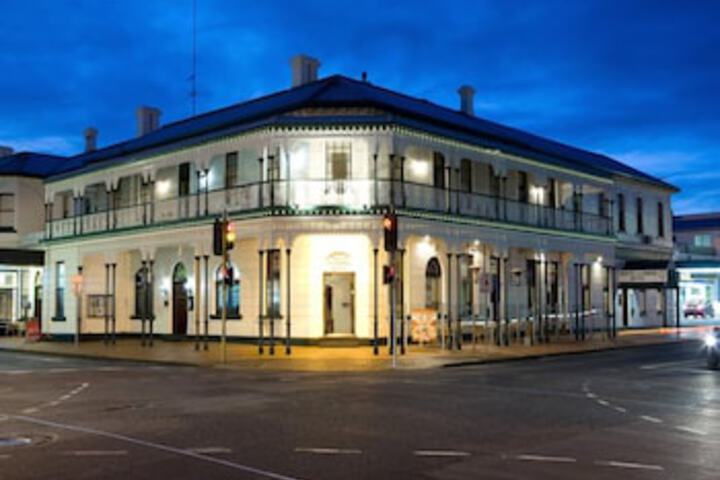 Mount Gambier SA Darwin Holiday
