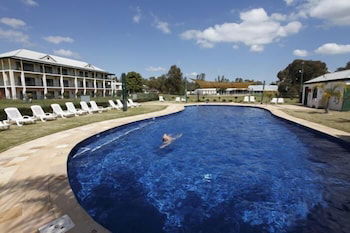 Yarrawonga Mulwala Golf Club Resort - Darwin Holiday 1