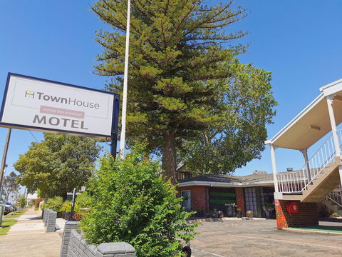 Townhouse Motor Inn - Darwin Holiday 0