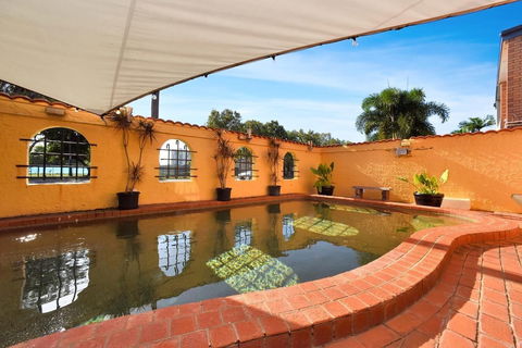 Adobe Motel - Darwin Holiday 5