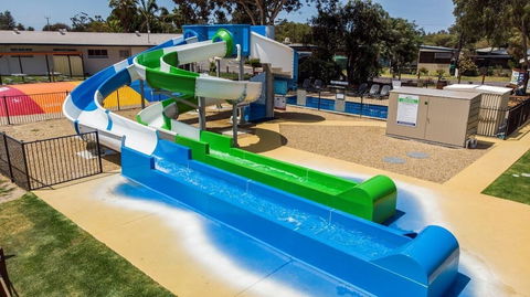 Victor Harbor Holiday & Cabin Park - Darwin Holiday 1