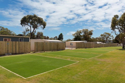 Victor Harbor Holiday & Cabin Park - Darwin Holiday 4