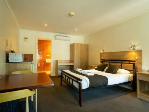 The Hahndorf Old Mill Motel - Darwin Holiday 2