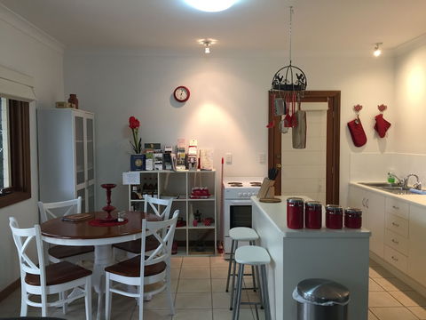 Clarevale Cottage B&B - Darwin Holiday 4
