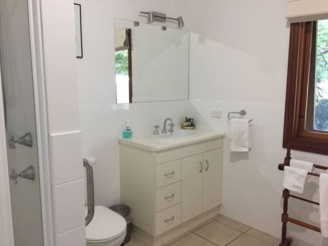 Clarevale Cottage B&B - Darwin Holiday 3