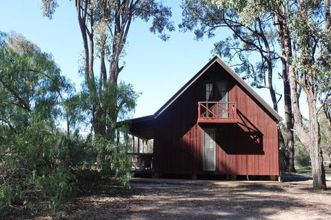Krinklewood Cottage & Train Carriages - Darwin Holiday 5