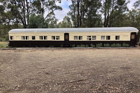 Krinklewood Cottage & Train Carriages - Darwin Holiday 4
