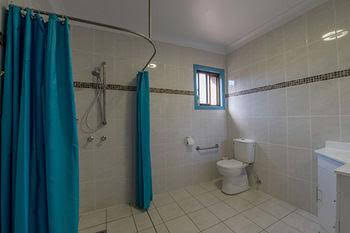 CBD Accommodation Tamworth - Darwin Holiday 1