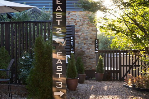 East St At Daylesford - Darwin Holiday 1