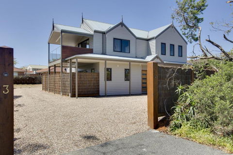 Silversands Beach Cottage - Darwin Holiday 1