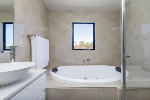 Silversands Beach Cottage - Darwin Holiday 3