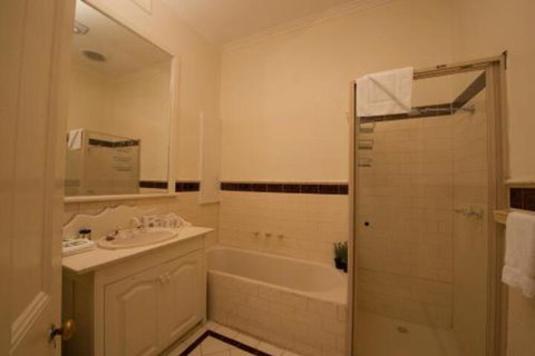 Cobb & Co House - Darwin Holiday 3