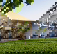 Country Roads Motor Inn Dysart - Darwin Holiday