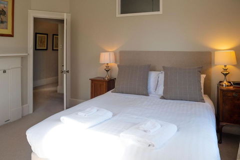 Old Bishops Quarters Hobart - Darwin Holiday 3