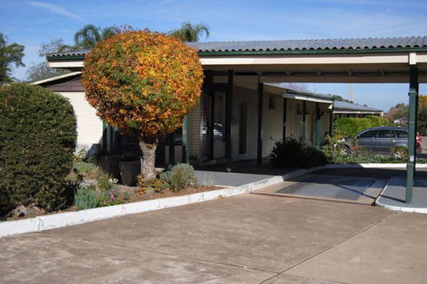 Airlie House Motor Inn - Darwin Holiday 1