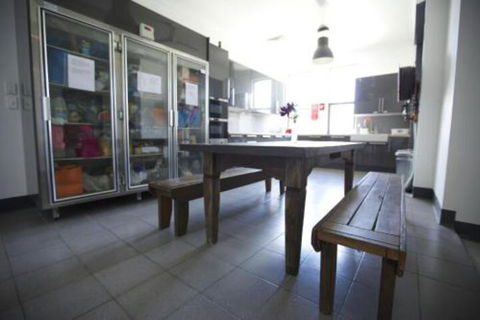 EBS Sydney Hostel - Darwin Holiday 5