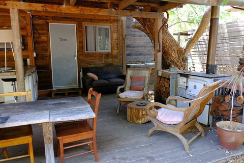 The Laurels Of Chinchilla - Darwin Holiday 5